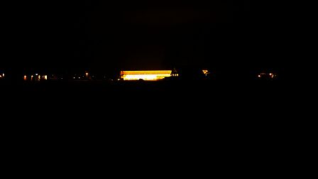 Kas, voorbeeld van een andere lichtbron die effect heeft buiten op straat.