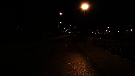 Plantagelaan in Barneveld, hoofdfietsroute en daardoor verlicht