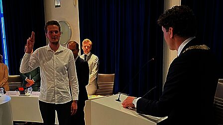 Gerben Evers toegelaten als tijdelijk raadslid van de gemeenteraad van Barneveld.